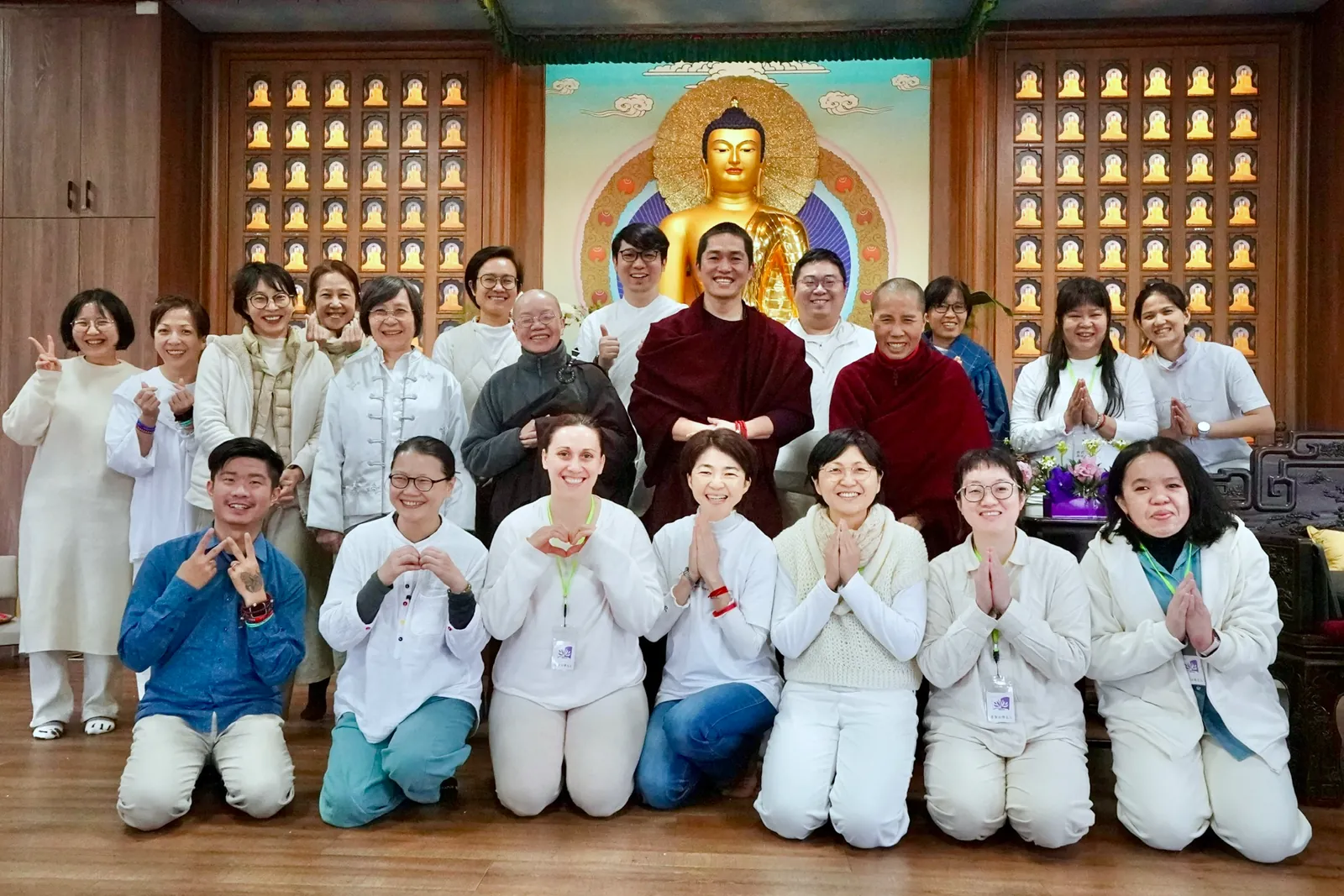 仁波切帶領台灣學生，圓滿千手千眼觀音紐涅齋戒閉關